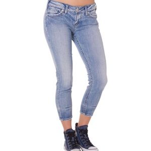 NO OFFERS⭐️Sliver Jeans Aiko Capris⭐️